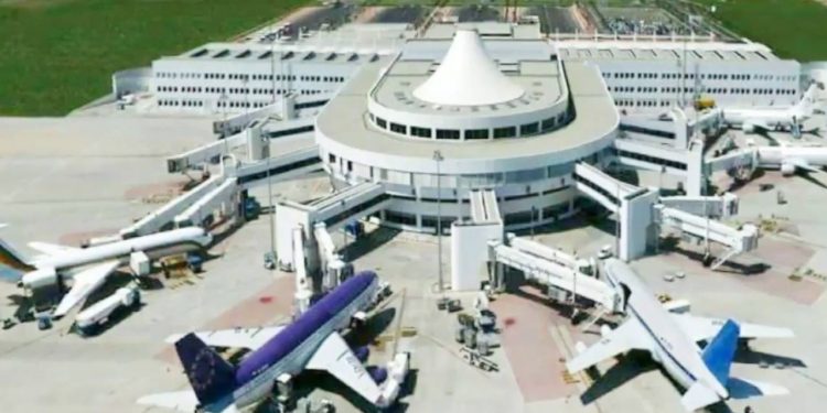 مطار انطاليا الدولي