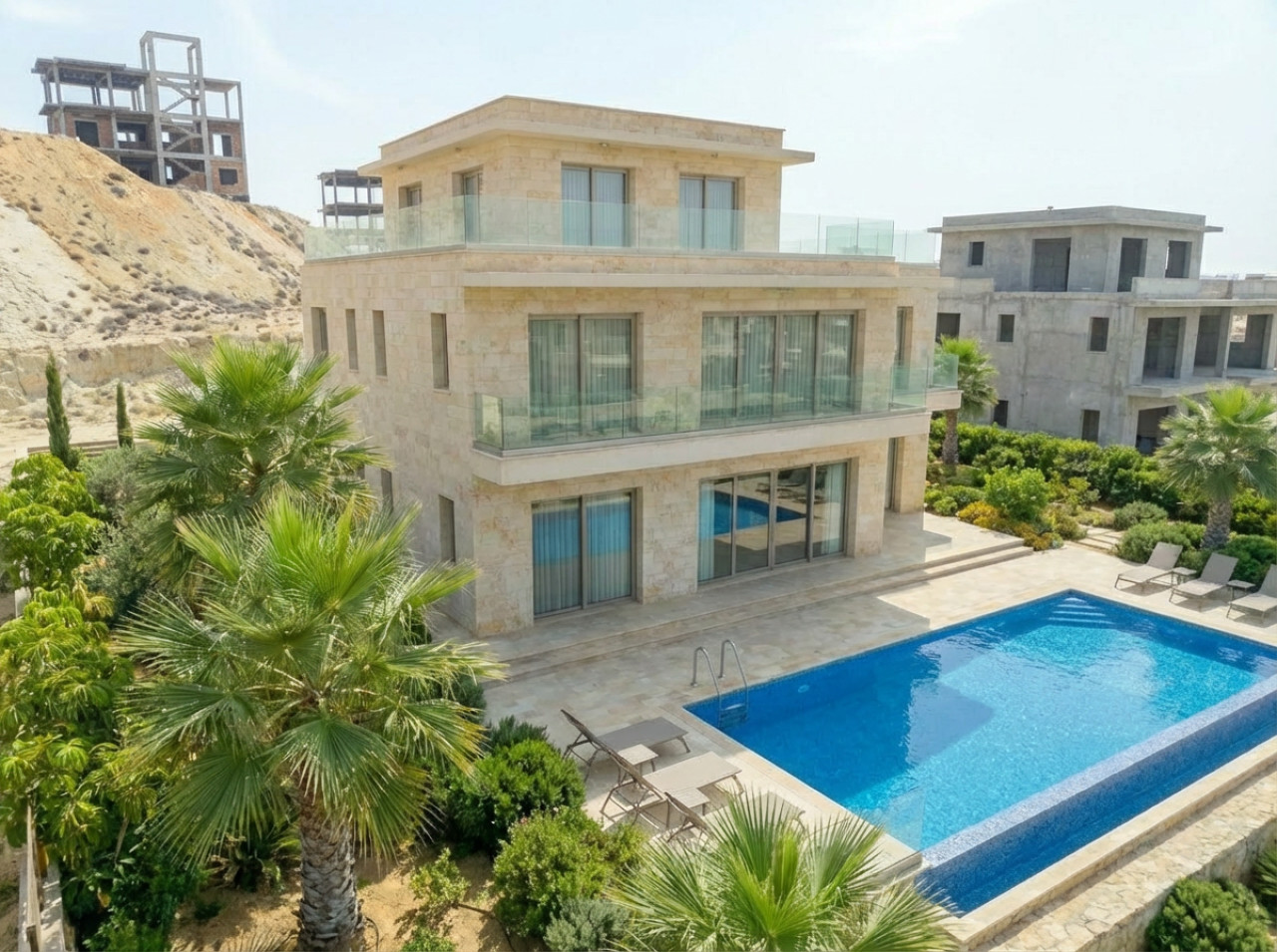 استثمر بالراحة والفخامة – فيلا مميزة بالجزيرة D